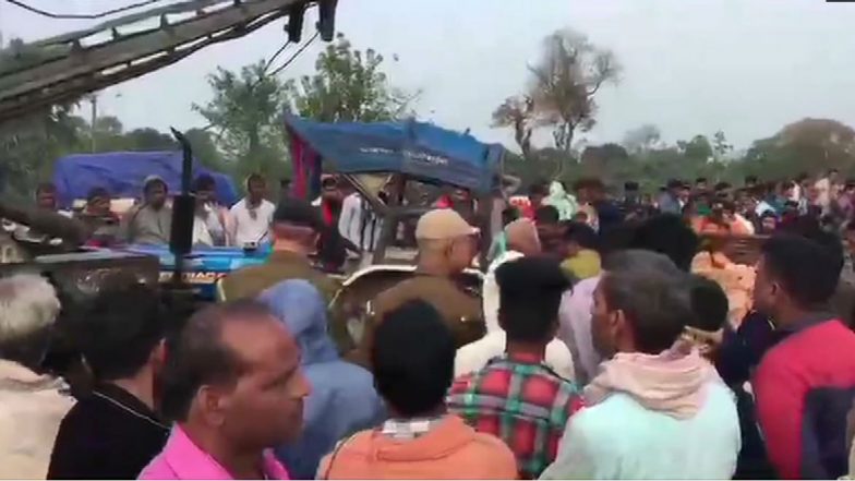 Bihar Road Accident: 11 మందిని బలి తీసుకున్న రోడ్డు ప్రమాదం, బీహార్లో ట్రాక్టర్ను ఢీకొన్న స్కార్పియో వాహనం, తెల్లవారుజామున ముజఫర్పూర్ జిల్లాలోని జాతీయ రహదారి 28పై ఘటన Bihar Road Accident: 11 మందిని బలి తీసుకున్న రోడ్డు ప్రమాదం, బీహార్లో ట్రాక్టర్ను ఢీకొన్న స్కార్పియో వాహనం, తెల్లవారుజామున ముజఫర్పూర్ జిల్లాలోని జాతీయ రహదారి 28పై ఘటన