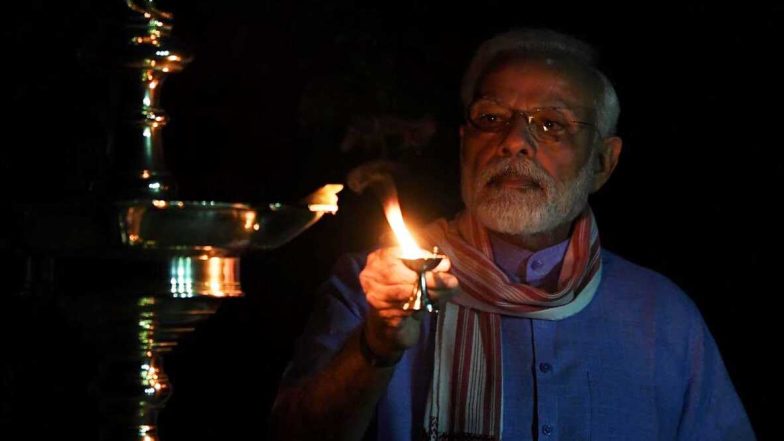 Diya Jalo India: దీపాల వెలుగుల్లో మెరిసిన ఇండియా, దియా జలావొ గ్రాండ్ సక్సెస్, కరోనాను తరిమికొట్టడానికి ఏకమైన దేశ ప్రజలు, విద్యుత్ గ్రిడ్కు ఎలాంటి ఇబ్బంది కలగలేదని తెలిపిన కేంద్ర విద్యుత్ శాఖ మంత్రి ఆర్కే సింగ్ Diya Jalo India: దీపాల వెలుగుల్లో మెరిసిన ఇండియా, దియా జలావొ గ్రాండ్ సక్సెస్, కరోనాను తరిమికొట్టడానికి ఏకమైన దేశ ప్రజలు, విద్యుత్ గ్రిడ్కు ఎలాంటి ఇబ్బంది కలగలేదని తెలిపిన కేంద్ర విద్యుత్ శాఖ మంత్రి ఆర్కే సింగ్