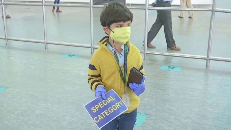 Boy Alone Flight Journey: తల్లిని చూడాలనే ఆరాటం, విమానంలో 5 ఏళ్ల బాలుడి ఒంటరి ప్రయాణం, మూడు నెలల తర్వాత తల్లి చెంతకు చేరిన విహాన్ శర్మ Boy Alone Flight Journey: తల్లిని చూడాలనే ఆరాటం, విమానంలో 5 ఏళ్ల బాలుడి ఒంటరి ప్రయాణం, మూడు నెలల తర్వాత తల్లి చెంతకు చేరిన విహాన్ శర్మ