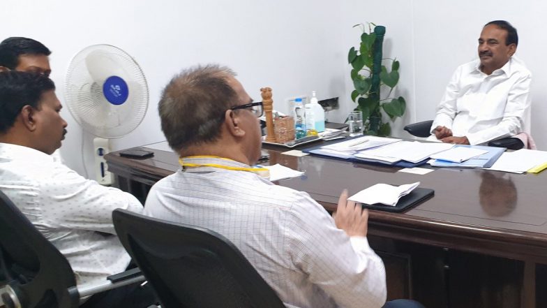 'ICMR Guidelines Revised' : కోవిడ్-19 పేషెంట్లకు చికిత్స తర్వాత ఎలాంటి టెస్టులు లేకుండానే డిశ్చార్జ్, ICMR గైడ్లైన్స్ ప్రకారమే నడుచుకుంటున్నామన్న తెలంగాణ ఆరోగ్యశాఖ మంత్రి ఈటల రాజేంధర్ 'ICMR Guidelines Revised' : కోవిడ్-19 పేషెంట్లకు చికిత్స తర్వాత ఎలాంటి టెస్టులు లేకుండానే డిశ్చార్జ్, ICMR గైడ్లైన్స్ ప్రకారమే నడుచుకుంటున్నామన్న తెలంగాణ ఆరోగ్యశాఖ మంత్రి ఈటల రాజేంధర్