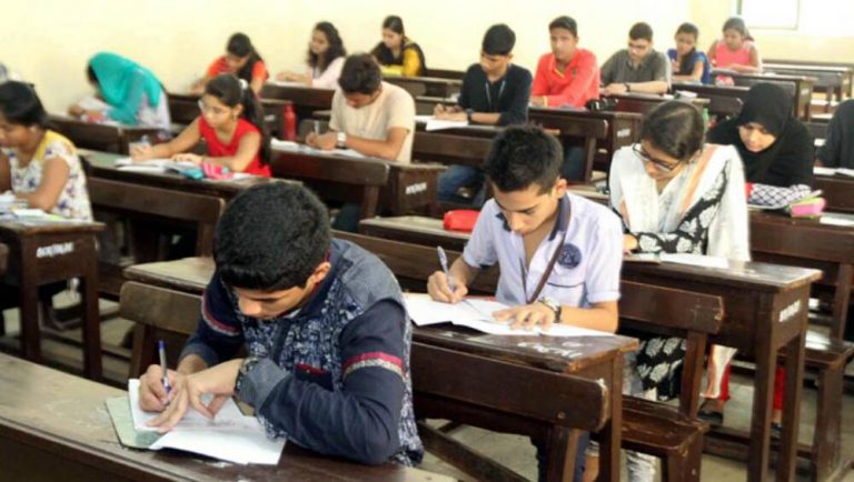 CBSE Date Sheet 2023: సీబీఎస్ఈ 10, 12వ తరగతి పరీక్షల టైమ్ టేబుల్ విడుదల, ఫిబ్రవరి 15 నుంచి CBSE 10వ తరగతి పరీక్షలు