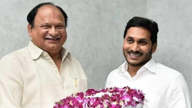 TDP MLA Karanam Balaram: వైసీపీలోకి 10 నుంచి 12 మంది టీడీపీ ఎమ్మెల్యేలు, చంద్రబాబుతో ఎంత ఇబ్బంది పడ్డామో మాకు తెలుసు, సంచలన వ్యాఖ్యలు చేసిన టీడీపీ ఎమ్మెల్యే కరణం బలరాం TDP MLA Karanam Balaram: వైసీపీలోకి 10 నుంచి 12 మంది టీడీపీ ఎమ్మెల్యేలు, చంద్రబాబుతో ఎంత ఇబ్బంది పడ్డామో మాకు తెలుసు, సంచలన వ్యాఖ్యలు చేసిన టీడీపీ ఎమ్మెల్యే కరణం బలరాం