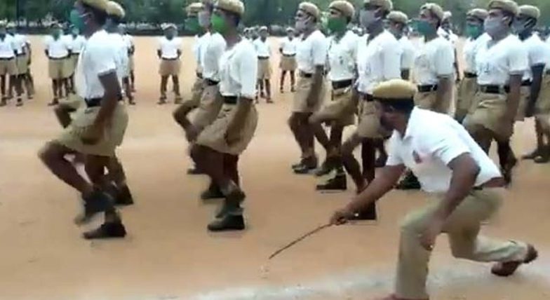 ‘Dhal Gaya Din’: తెలంగాణ పోలీస్ దల్ గయా దిన్ పాట అదిరింది, ట్రైనింగ్ ట్యూన్స్ బై రఫీ క్యాప్షన్తో పోలీసుల ట్రైనింగ్ వీడియో, ట్విట్టర్లో పోస్ట్ చేసిన ఐపీఎస్ అసోసియేషన్ ‘Dhal Gaya Din’: తెలంగాణ పోలీస్ దల్ గయా దిన్ పాట అదిరింది, ట్రైనింగ్ ట్యూన్స్ బై రఫీ క్యాప్షన్తో పోలీసుల ట్రైనింగ్ వీడియో, ట్విట్టర్లో పోస్ట్ చేసిన ఐపీఎస్ అసోసియేషన్