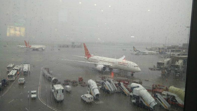 International Flights Suspended: జూలై 31 వరకు అంతర్జాతీయ విమానాల రాకపోకలపై నిషేధం, కార్గో,అనుమతి పొందిన విమానాలకు మాత్రమే అనుమతి, ఉత్తర్వులు జారీ చేసిన డీజీసీఏ International Flights Suspended: జూలై 31 వరకు అంతర్జాతీయ విమానాల రాకపోకలపై నిషేధం, కార్గో,అనుమతి పొందిన విమానాలకు మాత్రమే అనుమతి, ఉత్తర్వులు జారీ చేసిన డీజీసీఏ