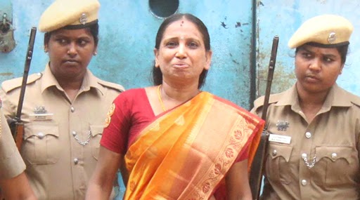 Nalini Attempts Suicide: రాజీవ్ గాంధీ హత్యకేసు దోషి నళిని శ్రీహరన్ ఆత్మహత్యాయత్నం, 29 ఏళ్లుగా జైలు జీవితం అనుభవిస్తున్న నళిని Nalini Attempts Suicide: రాజీవ్ గాంధీ హత్యకేసు దోషి నళిని శ్రీహరన్ ఆత్మహత్యాయత్నం, 29 ఏళ్లుగా జైలు జీవితం అనుభవిస్తున్న నళిని