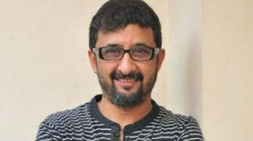 Director Teja Tests Corona Positive: దర్శకుడు తేజకి కరోనా పాజిటివ్, అందరూ ఇంట్లో ఉండి కరోనా తెచ్చుకుంటే నేను షూటింగ్‌కు వెళ్లి కరోనా తెచ్చుకున్నా అంటూ వీడియో