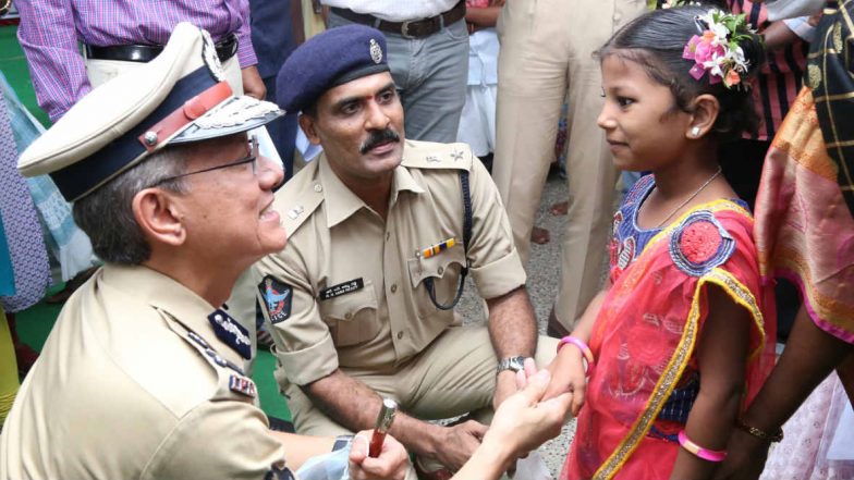 Operation Muskaan: మానవత్వాన్ని చాటుకున్న డీజీపీ గౌతమ్‌ సవాంగ్‌, బిందును అన్ని విధాలుగా ఆదుకుంటానని హామీ, ఆపరేషన్‌ ముస్కాన్‌లో భాగంగా రెస్క్యూ చేసిన బాలికలతో ముచ్చటించిన డీజీపీ