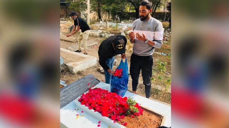 Siraj Pays Homage to Late Father: తండ్రి సమాధి వద్ద టీమ్ ఇండియా పేసర్ మహ్మద్ సిరాజ్ ప్రార్థనలు, తండ్రిని తలుచుకుంటూ భావోద్వేగం, తనకు ఆస్ట్రేలియా సిరీస్ చిరస్మరణీమైనదని వ్యాఖ్య Siraj Pays Homage to Late Father: తండ్రి సమాధి వద్ద టీమ్ ఇండియా పేసర్ మహ్మద్ సిరాజ్ ప్రార్థనలు, తండ్రిని తలుచుకుంటూ భావోద్వేగం, తనకు ఆస్ట్రేలియా సిరీస్ చిరస్మరణీమైనదని వ్యాఖ్య