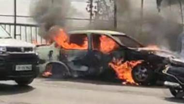 Car Catches Fire in Hyd: ట్యాంక్‌బండ్‌ వద్ద అగ్ని ప్రమాదం, కారులో అకస్మాత్తుగా మంటలు, గాంధీ నగర్ పోలీస్ స్టేషన్, రాంగోపాల్ పేట్ పోలీస్ స్టేషన్ సరిహద్దులో ఘటన, పోలీసులు సరిగా స్పందించలేదని తెలిపిన కారు యజమాని