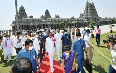 Yadadri Temple Reopening: భక్తులకు యాదాద్రి నరసింహా స్వామి దర్శన ప్రాప్తం మే నెలలో! యాదాద్రి దివ్యక్షేత్రం నిర్మాణ పనులను పరిశీలించిన సీఎం కేసీఆర్, దేశంలోని ఆన్ని దేవస్థానాలకు ఆదర్శంగా నిలిచేలా తీర్చిదిద్దాలని దిశానిర్ధేశం