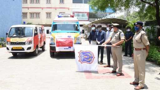 Free Ambulance Services: రాచకొండ పరిధిలో ఉచిత అంబులెన్స్ స‌ర్వీసులు, నాన్ కొవిడ్ ఎమ‌ర్జెన్సీ సేవ‌ల నిమిత్తం అంబులెన్స్ సర్వీసులను ప్రారంభించిన సీపీ మ‌హేశ్ భ‌గ‌వ‌త్, హెల్ప్‌లైన్ నంబర్ 9490617234 లో సంప్రదించాలని సూచన