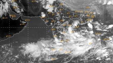 Cyclone Yaas Update: దూసుకొస్తున్న యాస్ తుఫాన్, అల్లకల్లోలంగా బంగాళాఖాతం తీర ప్రాంతాలు, రాబోయే 12 గంటల్లో అతి తీవ్ర తుఫానుగా మారనున్న యాస్, ఒడిశాలోని బాలాసోర్‌ వద్ద తీరం దాటుతుందని అంచనా వేసిన ఐఎండీ