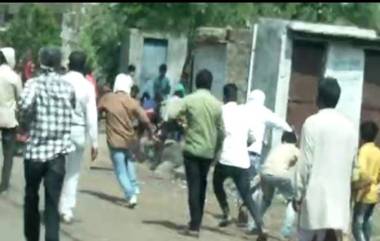 Mob Attacks Vaccine Team: మాకు వ్యాక్సిన్ వేస్తారా..సిబ్బందిపై క‌ర్ర‌ల‌తో గ్రామ‌స్థుల దాడి, కారులో పారిపోయిన అధికారులు, పంచాయతీ అధికారిణికి గాయాలు, ప‌రిస్థితులను అదుపులోకి తీసుకువచ్చిన పోలీసులు