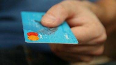 Visa, Mastercard Suspend Russia: రష్యాకు మరో షాక్, వీసా, అక్కడ మాస్టర్ కార్డులపై ఆంక్షలు విధించిన సంస్థలు, ఏటీఎంల ముందు క్యూ కట్టిన రష్యన్లు, ఆర్ధికంగా రష్యాకు భారీ ఎదురుదెబ్బ