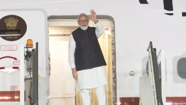 PM Modi Italy Tour: రోమ్‌కు చేరుకున్న ప్రధాని మోదీ, సాదర స్వాగతం పలికిన ఇటలీ ప్రధాని మారియో డ్రాగీ, 16వ జి-20 సదస్సులో పాల్గొననున్న భారత ప్రధాని