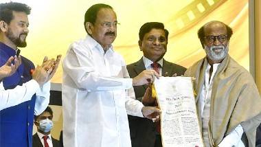 67th National Film Awards: దాదా సాహెబ్‌ ఫాల్కే అవార్డు అందుకున్న రజనీకాంత్, నా ముగ్గురు ప్రాణ మిత్రులకు అవార్డును అంకింతం చేస్తున్నానని తెలిపిన దక్షిణాది సూపర్ స్టార్