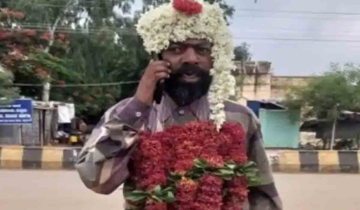 Homeless Man's Funeral: ఓ యాచకుడి మరణంతో ఆ నగరమంతా కన్నీటిపర్యంతమైంది, కర్ణాటకలో యాచకుడికి దక్కిన ఘనమైన కడసారి వీడ్కోలు