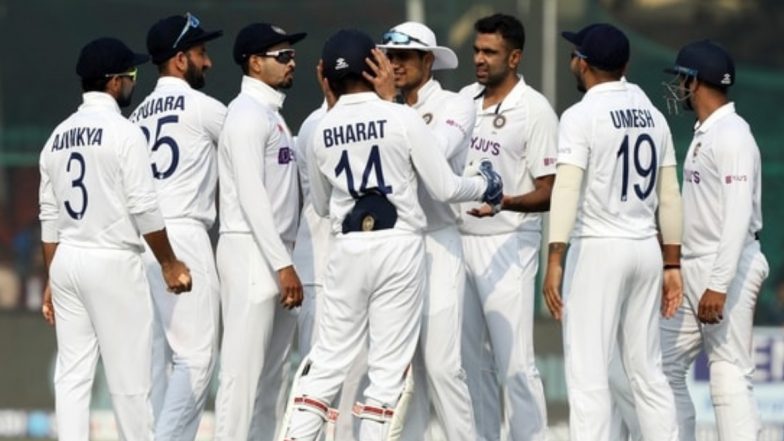 India vs New Zealand 1st Test: 234 పరుగుల వద్ద ఇన్నింగ్స్ డిక్లేర్ చేసిన భారత్, న్యూజిలాండ్ టార్గెట్ 284 రన్స్, రాణించిన అయ్యర్, సాహా