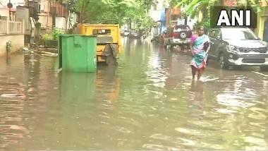 Tamil Nadu Rains: తమిళనాడుపై విరుచుకుపడనున్న తుపాను, 13 జిల్లాలకు రెడ్‌ అలర్ట్‌ జారీ చేసిన ఐఎండీ, డిసెంబర్ 8న తమిళనాడు, పుదుచ్చేరిలో భారీ వర్షాలు