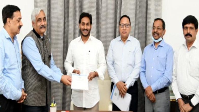 PRC Report: 14.29 శాతం ఫిట్‌మెంట్‌ను సిపార్సు చేసిన కమిటీ, ప్రభుత్వంపై రూ.8 వేల నుంచి రూ. 10వేల కోట్ల భారం, పీఆర్సీ నివేదికను సీఎం జగన్ కు అందజేసిన కమిటీ