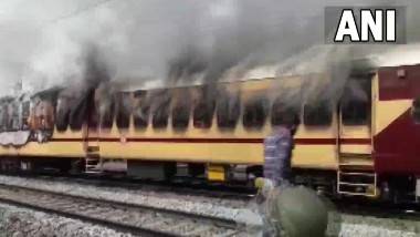 RRB Exam Protest: బీహార్ రాష్ట్రంలో రైల్వే పరీక్షలో అక్రమాలు, రైలుకు నిప్పు పెట్టిన ఆందోళన కారులు