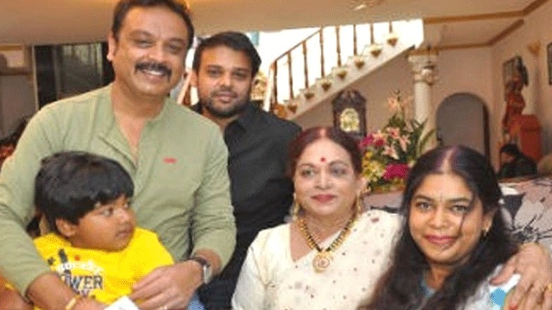 Ramya Raghupathi: రూ. 40 లక్షలు మోసం, హీరో నరేష్ మూడో భార్యపై కేసు నమోదు చేసిన పోలీసులు, రమ్య వసూళ్లతో తనకు ఎలాంటి సంబంధం లేదని తెలిపిన నరేష్ Ramya Raghupathi: రూ. 40 లక్షలు మోసం, హీరో నరేష్ మూడో భార్యపై కేసు నమోదు చేసిన పోలీసులు, రమ్య వసూళ్లతో తనకు ఎలాంటి సంబంధం లేదని తెలిపిన నరేష్