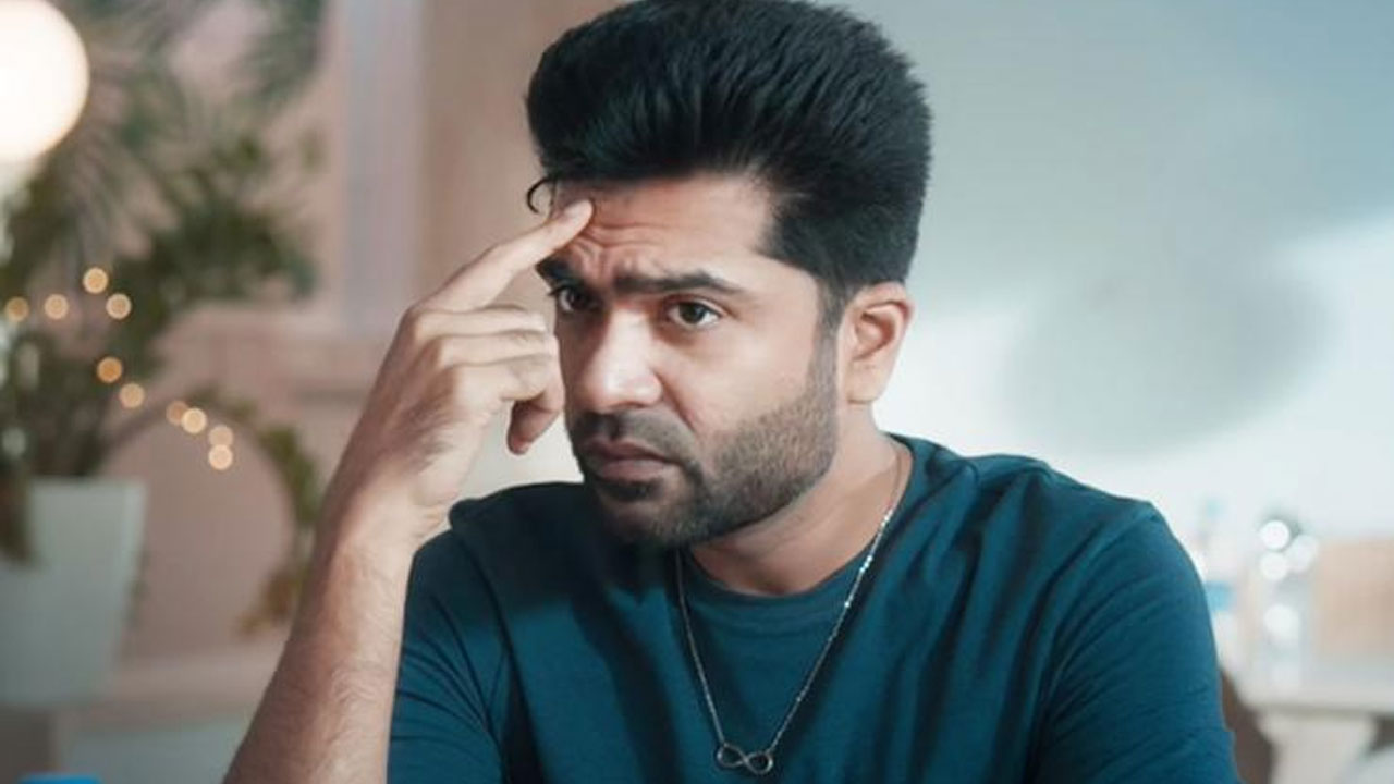 Simbu's Car Runs Over Homeless Man: హీరో శింబు కారు ఢీకొని వ్యక్తి మృతి, సోషల్ మీడియాలో వైరల్‌గా మారిన వీడియో, శింబుపై కేసు నమోదు, ప్రమాదసమయంలో కారులోనే శింబు తండ్రి, ఆలస్యంగా వెలుగులోకి వచ్చిన ఘటన