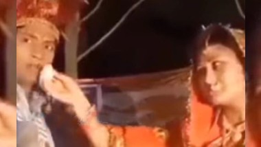 Viral Video: వైరల్ వీడియో.. వరుడు స్వీట్ తినలేదని ముఖానికేసి కొట్టిన వధువు, కోపంతో వధువు చెంప పగలగొట్టిన వరుడు, సోషల్ మీడియాలో ఇద్దరి ఫైట్ వీడియో వైరల్