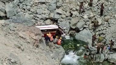 Ladakh Road Accident: జవాన్లను కాటేసిన మృత్యువు, లడఖ్‌లో ఘోర రోడ్డు ప్రమాదం ఏడుగురు జవాన్లు మృతి, మరో 19 మంది సైనికులకు తీవ్ర గాయాలు