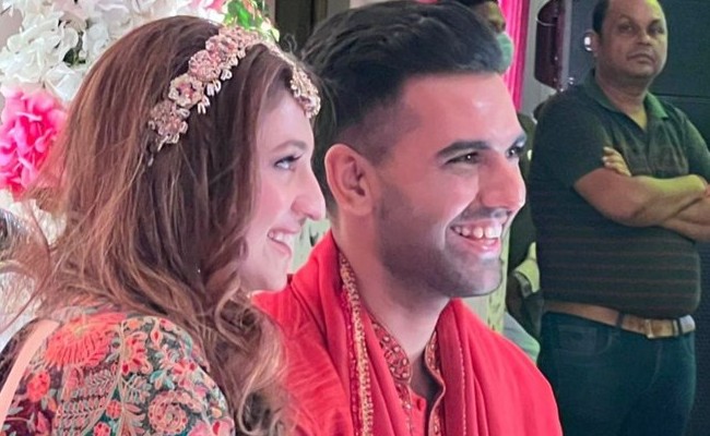 Deepak Chahar Wedding Pics: దీపక్‌ చహర్‌ పెళ్ళి ఫోటోలు వైరల్, చిన్ననాటి స్నేహితురాలు.. గర్ల్‌ఫ్రెండ్‌ జయా భరద్వాజ్‌ను పెళ్లాడిన టీమిండియా క్రికెటర్‌