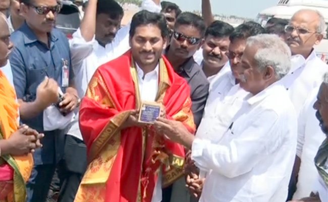 Ramayapatnam Port: రామాయపట్నం పోర్ట్‌ పనులను ప్రారంభించిన సీఎం జగన్, సముద్రుడికి పట్టు వస్త్రాలు సమర్పించి పూజాకార్యక్రమం