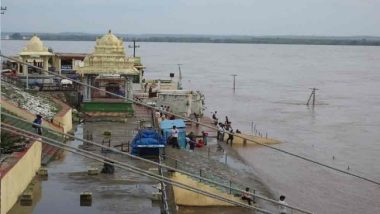 Godavari Floods: గంట గంటకు పెరుగుతున్న గోదావరి నది నీటి మట్టం, భద్రాచలం వద్ద రెండో ప్రమాద హెచ్చరిక జారీ, ముంపు మండలాల ప్రజలు అప్రమత్తంగా ఉండాలని ఆదేశాలు