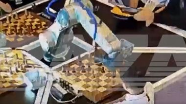 Chess Robot Goes Rogue: బాలుడి చేయి విరిచేసిన రోబో, చెస్ ఆడుతుండగా రష్యాలో ఘటన, ఇంటర్నెట్‌ లో వైరల్‌గా మారిన వీడియో