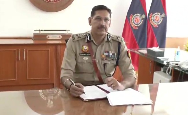 Sanjay Arora: ఢిల్లీ పోలీసు కొత్త బాస్‌గా సంజ‌య్ అరోరా, ఢిల్లీ పోలీసు క‌మీష‌న‌ర్‌గా బాధ్యతలు స్వీకరించిన ఐపీఎస్ ఆఫీస‌ర్ అరోరా