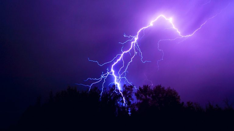 Lightning Strikes: షాకింగ్.. 2 గంటల్లో 61 వేల పిడుగుపాటు ఘటనలు.. ఒడిశాలో శనివారం అసాధారణ ఘటన..పిడుగుపాట్ల కారణంగా 12 మంది మృతి, 14 మంది గాయాలపాలు