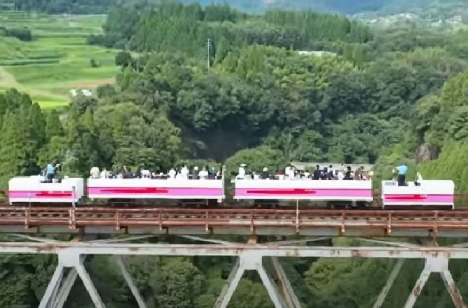 Noodle Soup Train: నూడుల్స్ సూప్ తో రైలు నడిపారు.. జపాన్ లో సరికొత్త ప్రయోగం.. వీడియో ఇదిగో