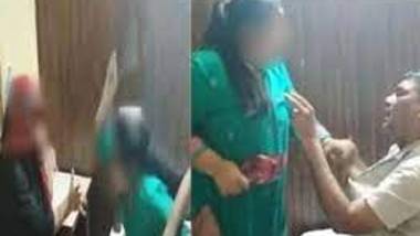 Viral video: రూంలో వేరే మహిళతో ఆ పనిలో భర్త, సడన్‌గా రూంలోకి ఎంట్రీ ఇచ్చిన భార్య, ఇద్దర్నీ చెప్పులతో చితకబాదేసిన ఘటన వైరల్