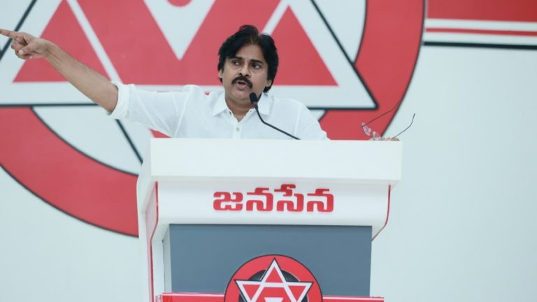 Pawan Kalyan Tweet: ఏపీ రాజధానిపై పవన్ కళ్యాణ్ సంచలన వ్యాఖ్యలు, మూడు రాజధానులతో రాష్ట్రాన్ని ఇంకా అధోగతి పాలు చేయాటానికేనా అంటూ ట్వీట్