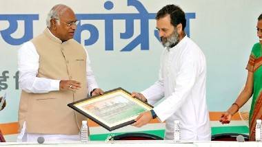 Mallikarjun Kharge: కాంగ్రెస్ పార్టీ నూతన అధ్యక్షుడిగా మల్లికార్జున్ ఖర్గే ప్రమాణస్వీకారం, కార్యక్రమానికి హాజరైన సోనియా గాంధీ, రాహుల్ గాంధీ తదితరులు