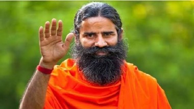 Baba Ramdev: ‘సల్మాన్ ఖాన్ డ్రగ్స్ తీసుకుంటాడు. షారుఖ్ తనయుడు డ్రగ్స్ వాడుతూ దొరికిపోయాడు. ఇది అందరికీ తెలిసిందే. అమీర్ ఖాన్ గురించి నాకు తెలియదు. ఇక, హీరోయిన్ల గురించి ఆ దేవుడికే తెలియాలి’ బాలీవుడ్ పరిశ్రమపై యోగా గురు బాబా రాందేవ్ సంచలన వ్యాఖ్యలు