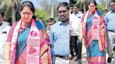 Satyavathi Rathod: కేసీఆర్ మళ్లీ ముఖ్యమంత్రి అయ్యే వరకు చెప్పులు ధరించను.. మంత్రి సత్యవతి రాథోడ్, సెప్టెంబరు 17 నుంచి దీక్షలో ఉన్నానన్న మంత్రి.. గిరిజనుల సంక్షేమం కోసం కేసీఆర్ ఎంతో చేస్తున్నారన్న ప్రశంస