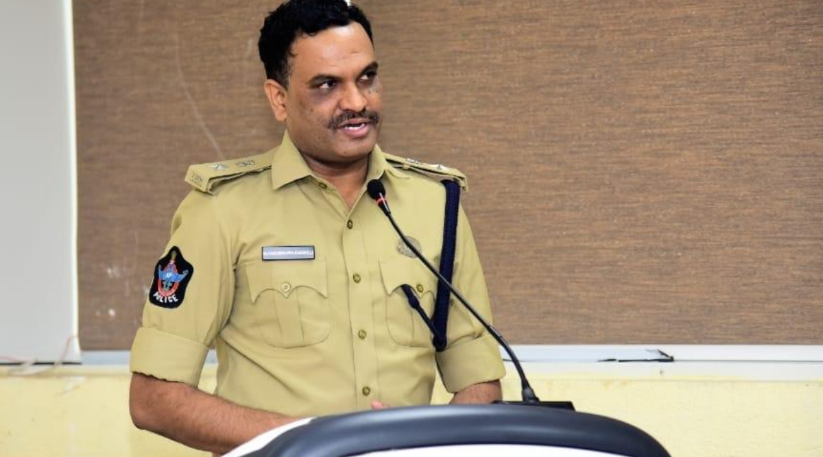 SP Fakkeerappa: జోగినులతో కలిసి దీపావళి జరుపుకున్న అనంతపురం ఎస్పీ  ఫకీరప్ప
