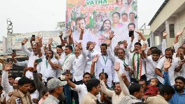 Congress Leaders Dance Video: తెలంగాణ కాంగ్రెస్ నేతల డ్యాన్స్ వైరల్, కొత్త స్టెప్పులతో అదరగొట్టిన దామోదర రాజనర్సింహ, విహెచ్ హనుమంతరావు