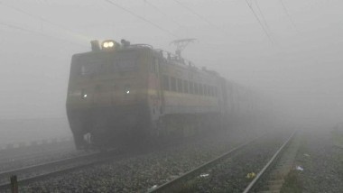Indian Railway Waitlist Data: 2022-23లో టికెట్లు తీసుకున్నా వెయిటింగ్ లిస్ట్ కారణంగా 2.7 కోట్ల మంది రైల్వే ప్రయాణం చేయలేకపోయారు, ఆర్టీఐ ద్వారా వెల్లడి