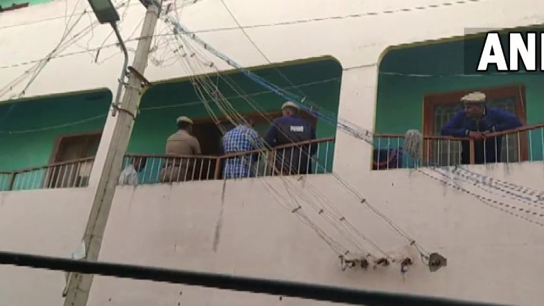 NIA Raids in Tamil Nadu: గుడిలో సిలిండర్ పేలిన ఘటనపై ఎన్‌ఐఏ దర్యాప్తు, తమిళనాడువ్యాప్తంగా ఎన్‌ఐఏ విస్తృత తనిఖీలు, కోయంబత్తూరు సహా 45 ప్రాంతాల్లో మెరుపు దాడులు చేసిన ఎన్‌ఐఏ, సిలిండర్ బ్లాస్ట్ ఘటనలో ఉగ్రకోణం ఉందనే అనుమానాలు, ఇప్పటికే అదుపులో ఐదుగురు యువకులు
