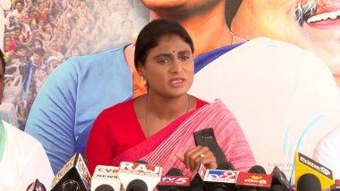 YS Sharmila: గజ్వేల్ పర్యటనకు వెళ్తున్న షర్మిలను అడ్డుకున్న పోలీసులు.. హౌస్ అరెస్ట్.. పర్యటనకు అనుమతి లేదని వెల్లడి.. పోలీసులతో వాగ్వాదానికి దిగిన షర్మిల..  లోటస్ పాండ్ వద్ద ఉద్రిక్త వాతావరణం