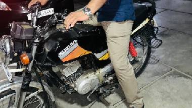 KTR Bike: కేటీఆర్ నడిపిన బైక్ 29 ఏళ్లు గడిచినా చెక్కు చెదరలేదు... ఇదిగో ఫొటో!..  1994లో నిజాం కాలేజీలో విద్యార్థిగా కేటీఆర్.. కేటీఆర్ నాడు వాడిన సుజుకీ బైక్ ను పోస్ట్ చేసిన జాన్సన్.. 24 ఏళ్లుగా ఇదే బైక్ ను వాడుతున్నట్లుగా చెప్పిన వైనం.. జాన్సన్ పోస్ట్ చూసి అమితాశ్చర్యానికి గురైన కేటీఆర్