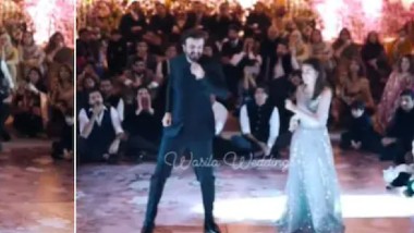 Father-Daughter Dancing Video: డ్యాన్స్ అదిరింది, పెళ్లి వేడుకలో కూతురుతో కలిసి డ్యాన్స్ వేసిన పాకిస్తాన్ తండ్రి, జెదా న‌షా సాంగ్‌కు స్టైలిష్ డ్యాన్స్‌తో దుమ్మురేపిన తండ్రికూతురు
