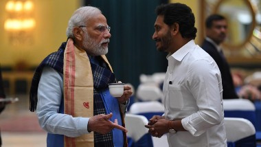 CM Jagan Meets PM Modi: ప్రధాని మోదీతో గంటకు పైగా భేటీ అయిన సీఎం జగన్‌, ఏపీకి రావాల్సిన నిధులు, అభివృద్ధిపై చర్చ, వీడియో ఇదిగో..