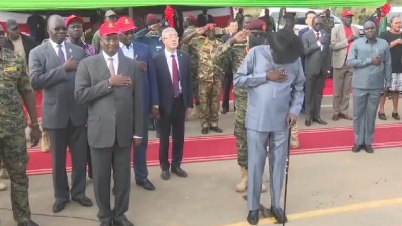 South Sudan President Peeing In Public: అందరి ముందే ప్యాంటులో మూత్రం పోసుకున్న దేశాధ్యక్షుడు, వైరల్‌గా మారిన వీడియో, ఢిఫరెంట్‌ గా స్పందిస్తున్న నెటిజన్లు